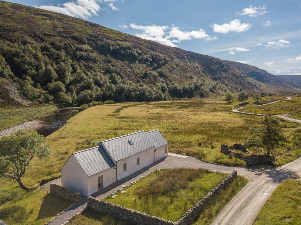 professors-cottage-heightofkinlochewe-by-kinlochewe-achnasheen-drone-external-11