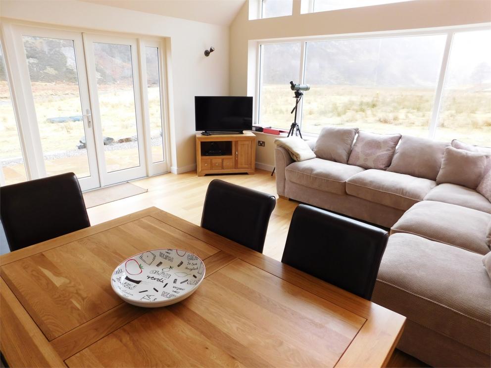 professors-cottage-heights-of-kinlochewe-kinlochewe-living-room-01